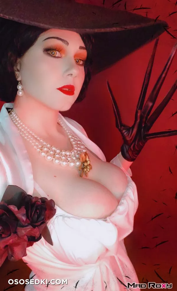 Mad Roxy - Lady Dimitrescu - 9