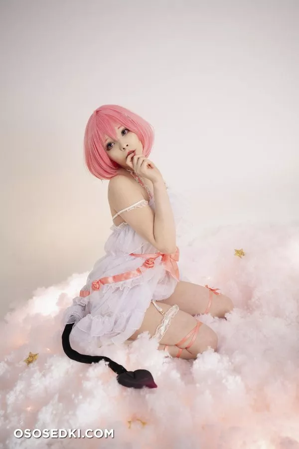 Akariia - Momo - 12
