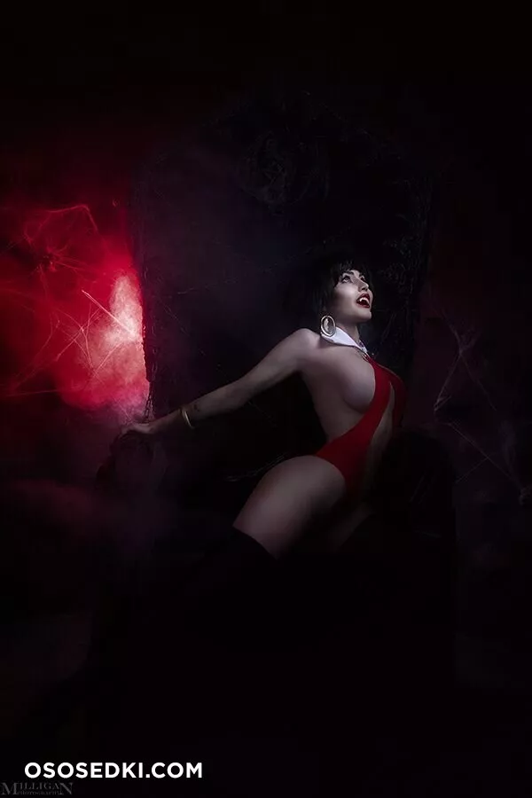 Kalinka Fox - Vampirella - 8