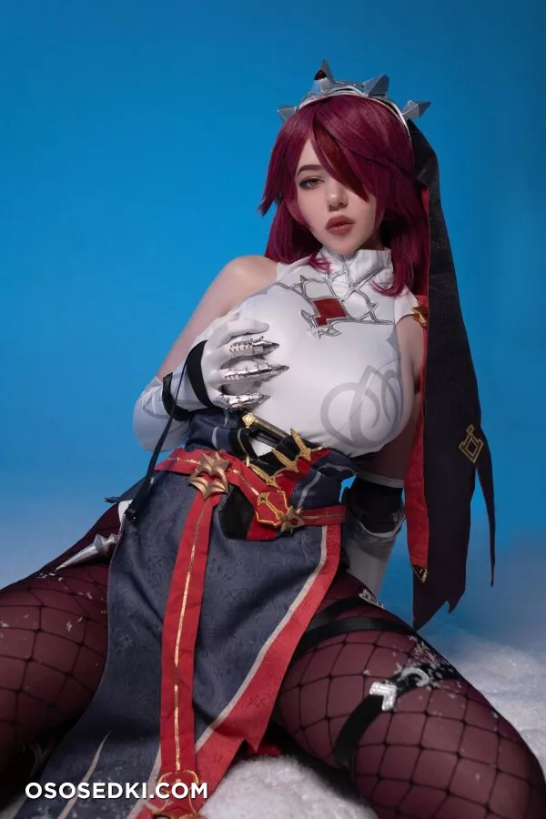 Alina Becker - Rosaria - Genshin Impact - 12