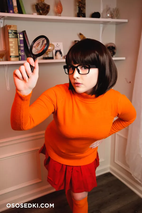 Foxy Cosplay - Velma Dinkley - Scooby-doo - 1