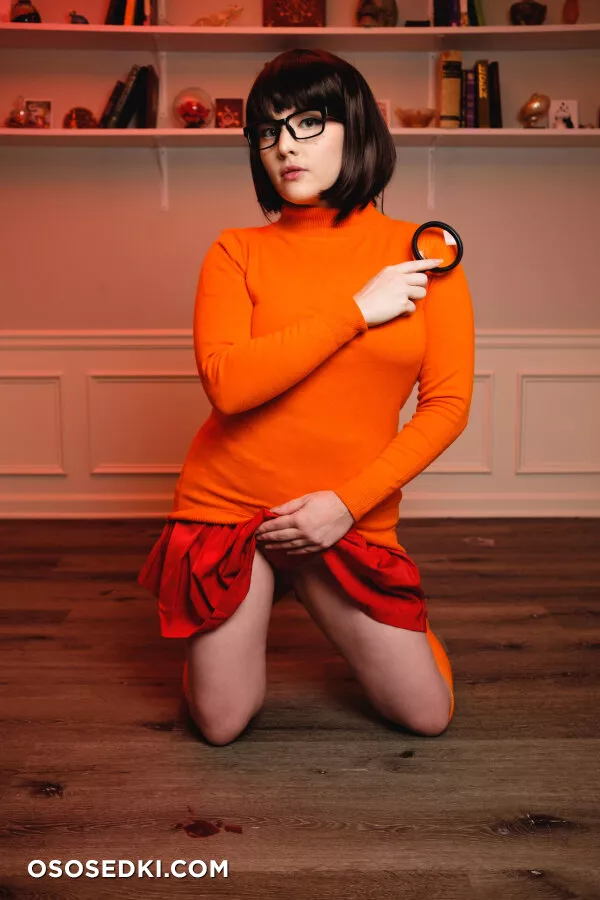 Foxy Cosplay - Velma Dinkley - Scooby-doo - 10