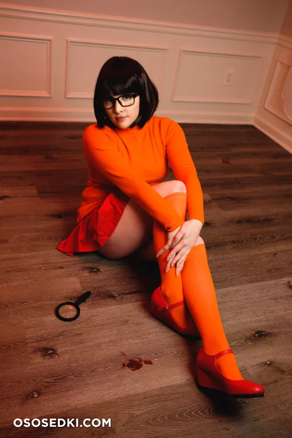 Foxy Cosplay - Velma Dinkley - Scooby-doo - 22