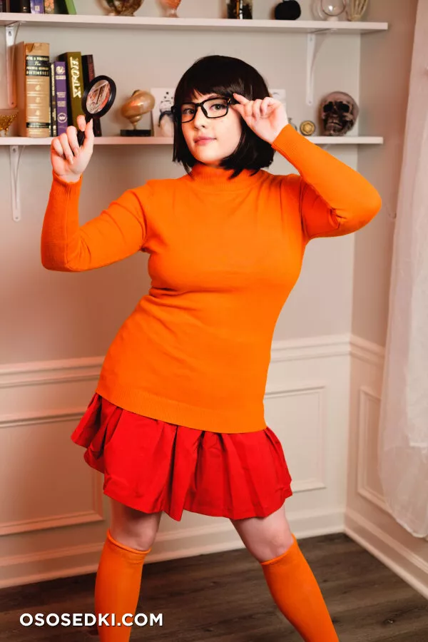 Foxy Cosplay - Velma Dinkley - Scooby-doo - 30