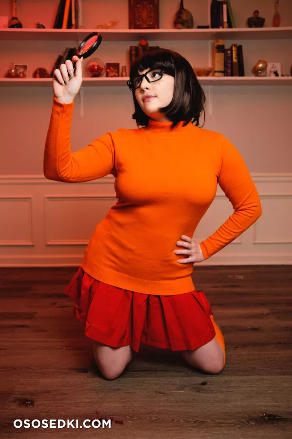 Foxy Cosplay - Velma Dinkley - Scooby-doo - 9