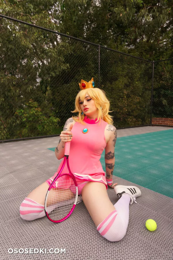 Kayla Erin - Princess Peach - Super Mario Brothers | Super Mario Bros. - 7