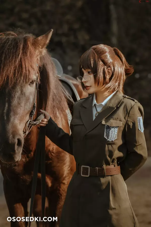 Umeko J cosplay Hange Zoe - Attack on Titan - 14