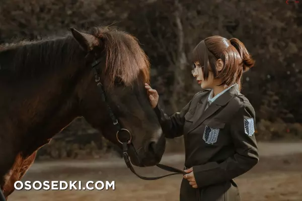 Umeko J cosplay Hange Zoe - Attack on Titan - 20