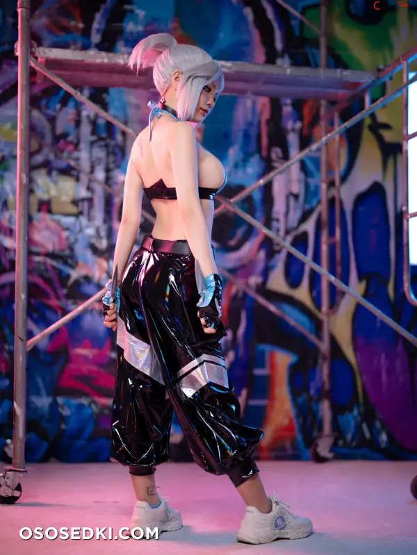 Joyce (Joyce Lin2x) cosplay Jett - Valorant - 14