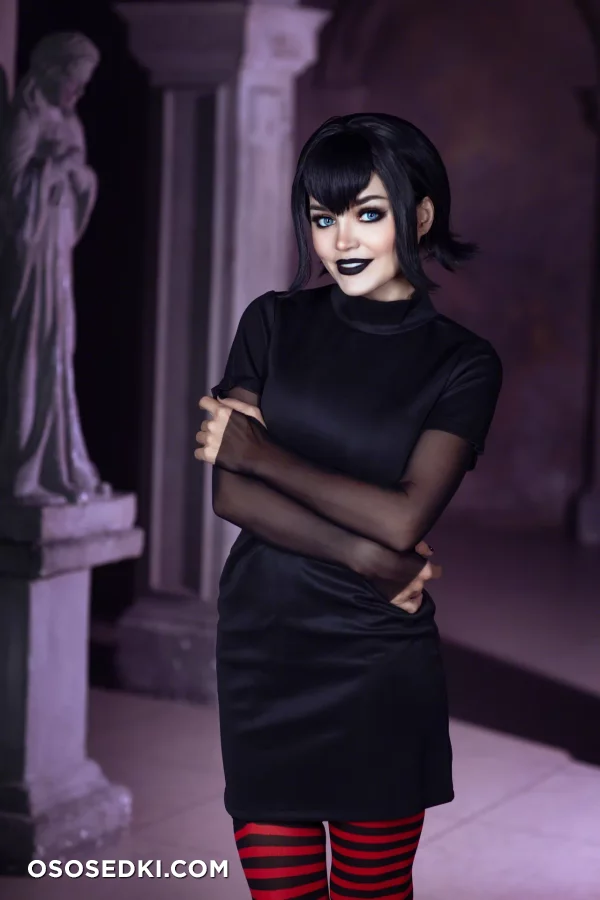 Kalinka Fox | Christina Fink - Mavis Dracula - Hotel Transylvania - 2