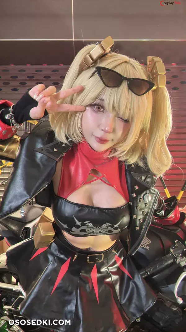 Umeko J cosplay Burnice White - Zenless Zone Zero - 81