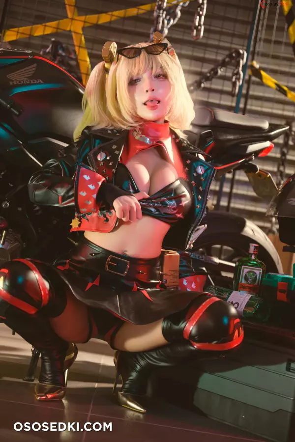 Umeko J cosplay Burnice White - Zenless Zone Zero - 9
