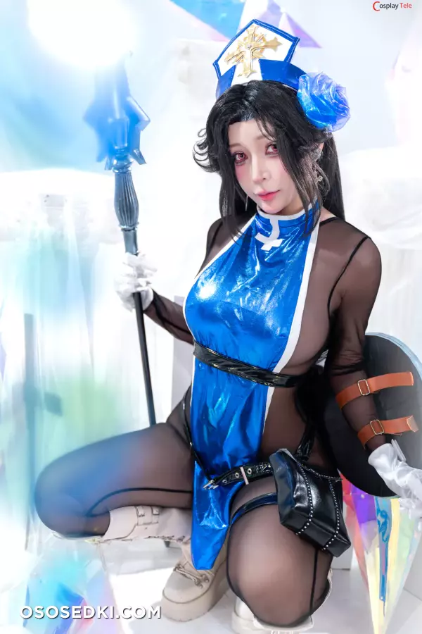 Umeko J cosplay Maiden Ice Rose - NIKKE - 12