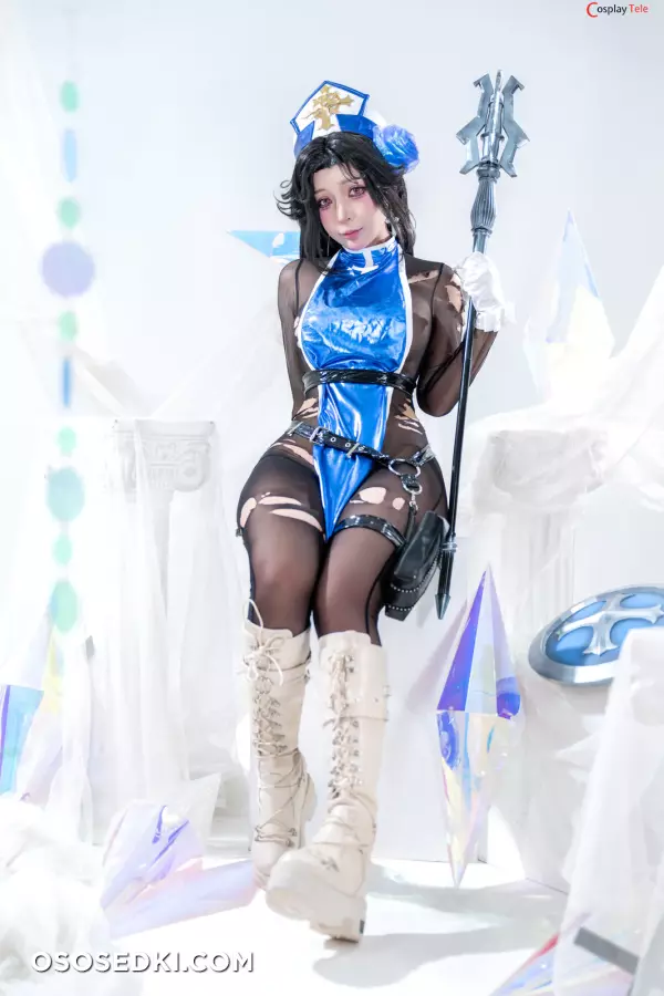 Umeko J cosplay Maiden Ice Rose - NIKKE - 15