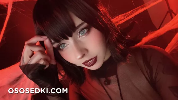 Yuzuki Miiu - Mavis Dracula - 102