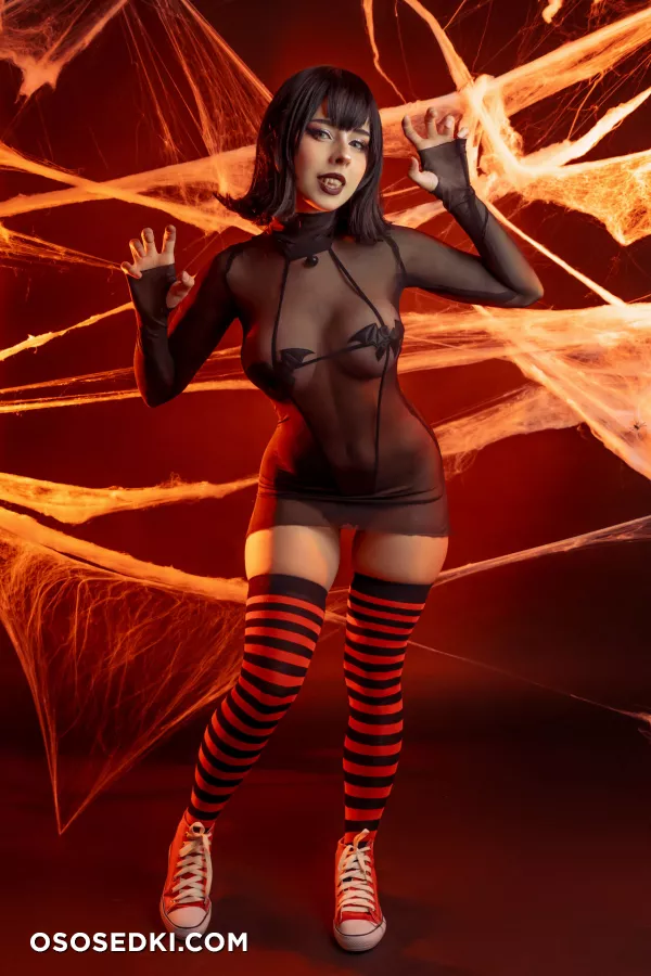 Yuzuki Miiu - Mavis Dracula - 2
