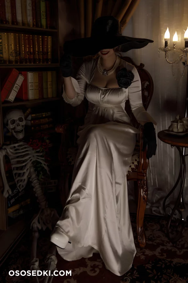 Hokunaimeko - Alcina Dimitrescu - Resident Evil | Biohazard - 13