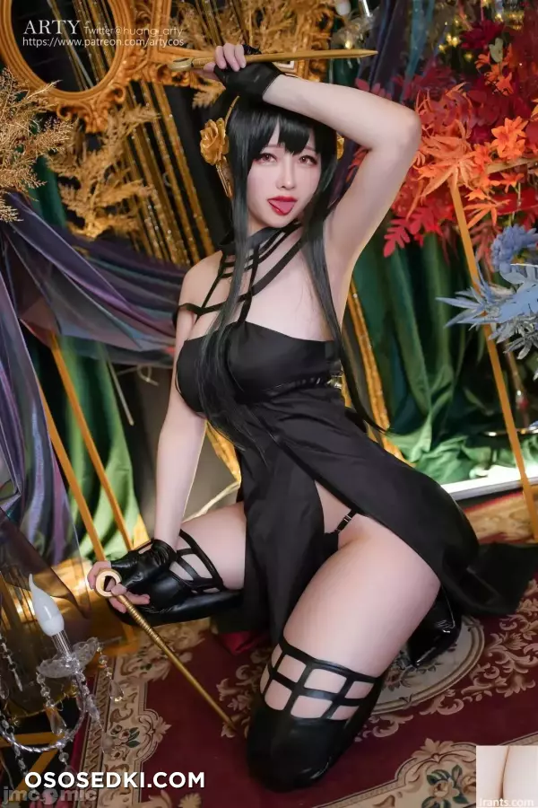 Arty_Huang_(Arty亚緹)_cosplay_Yor_Forger_-_Spy_x_Family (54P - 6
