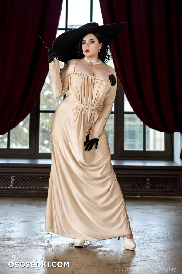 Elune - Alcina Dimitrescu - Resident Evil  Biohazard - 10