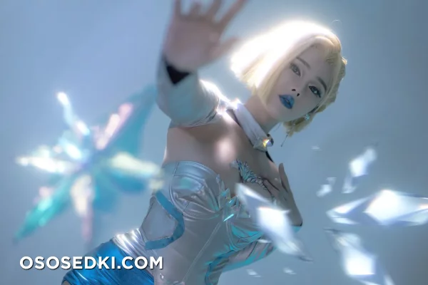 Titi Cosplay - Emma Frost - X-men - 67