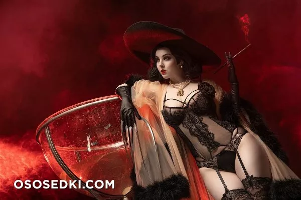 Helly von Valentine.  Alcina Dimitrescu. Resident Evil Village - 1