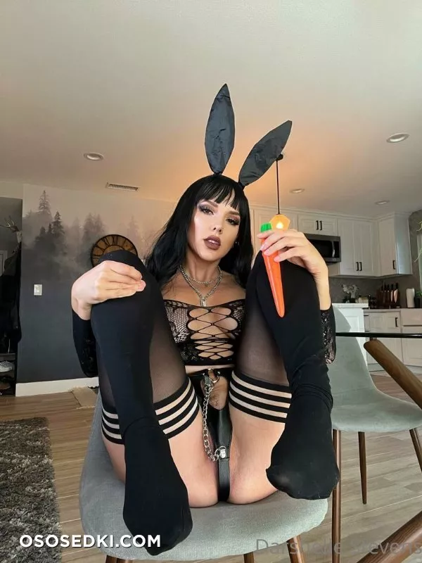 Darshelle Stevens - 32