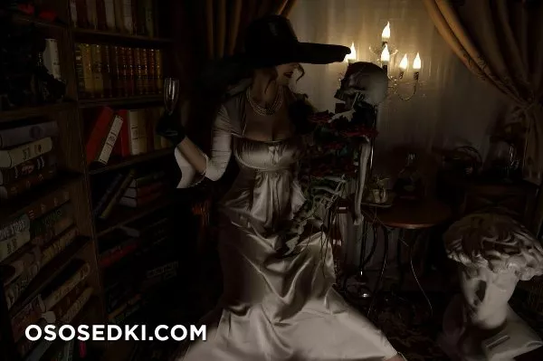 Lady Dimitrescu (Resident Evil) Hokunaimeko - 13