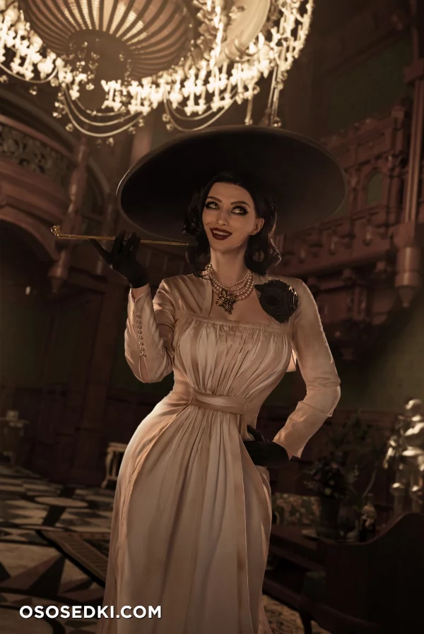 Lady Dimitrescu (Resident Evil) - Lаdу Меlаmоri - 1