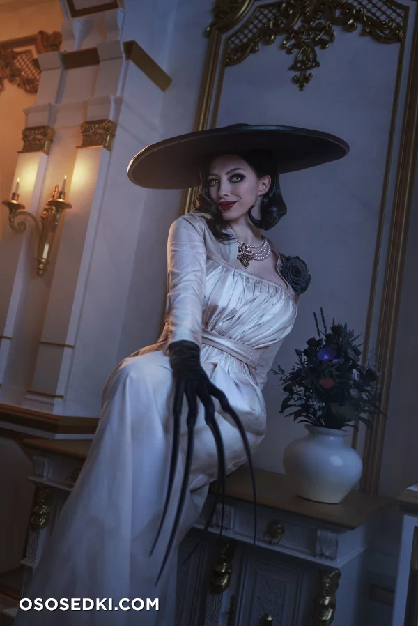 Lady Dimitrescu (Resident Evil) - Lаdу Меlаmоri - 18