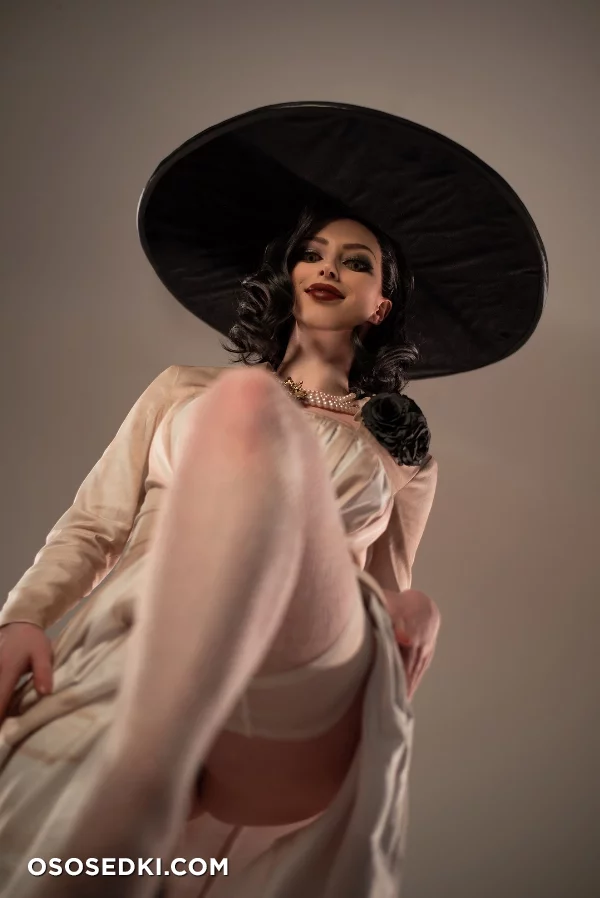Lady Dimitrescu (Resident Evil) - Lаdу Меlаmоri - 28