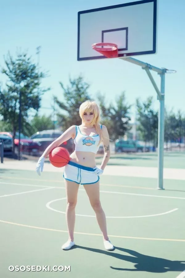 Kayla Erin - Lola Bunny - (Space Jam) - 1