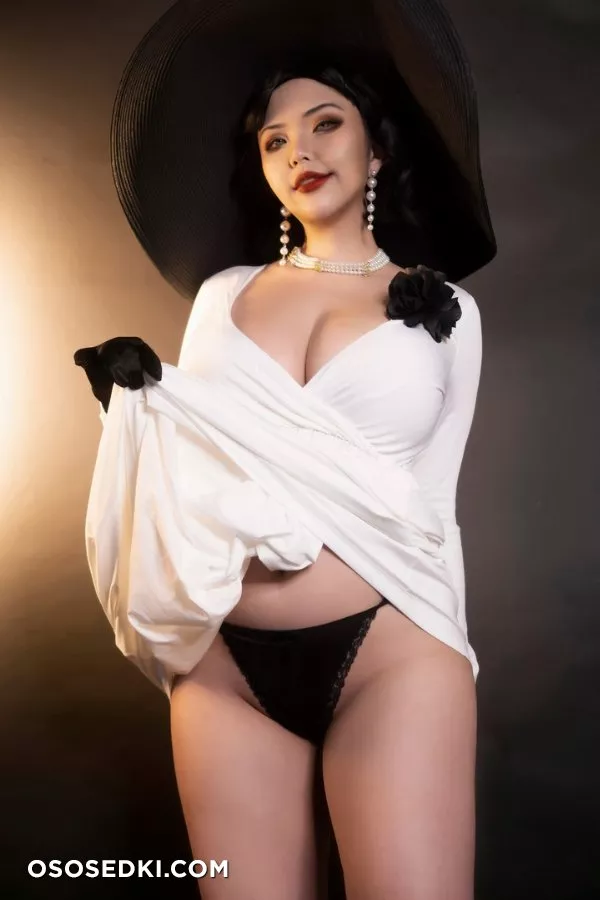 Hana Bunny - Resident Evil - Lady Dimitrescu - 2