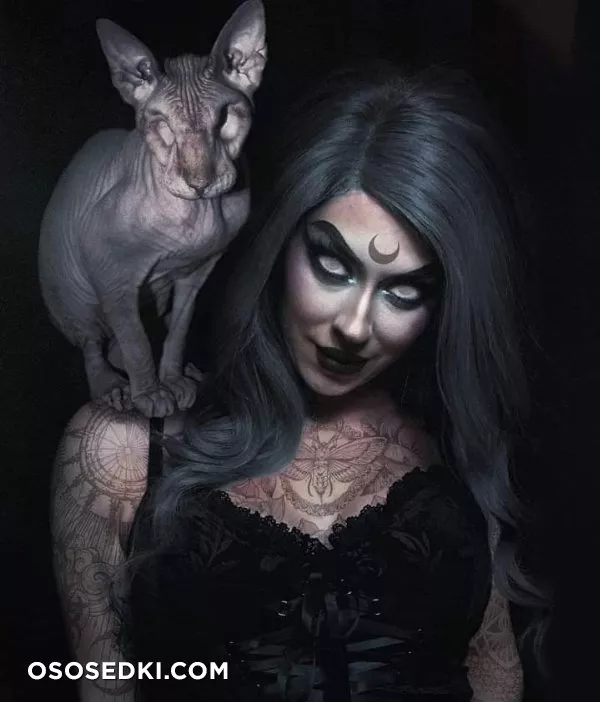 Beautiful Women from the Dark Side - 24