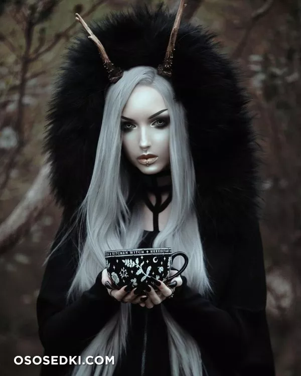 Beautiful Women from the Dark Side - 32