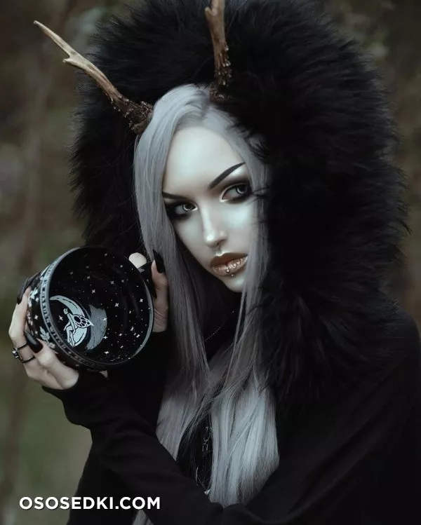 Beautiful Women from the Dark Side - 34