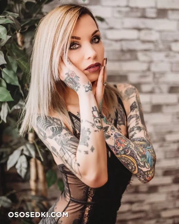 Beautiful Women from the Dark Side - 39