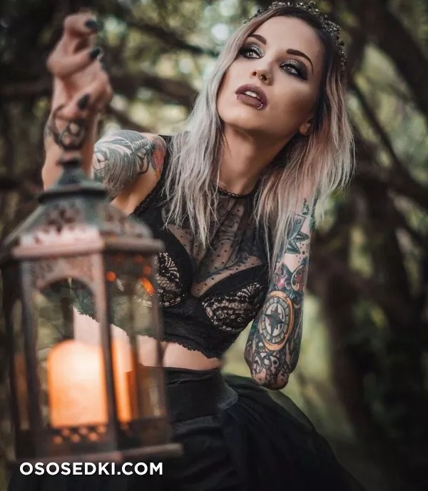 Beautiful Women from the Dark Side - 40