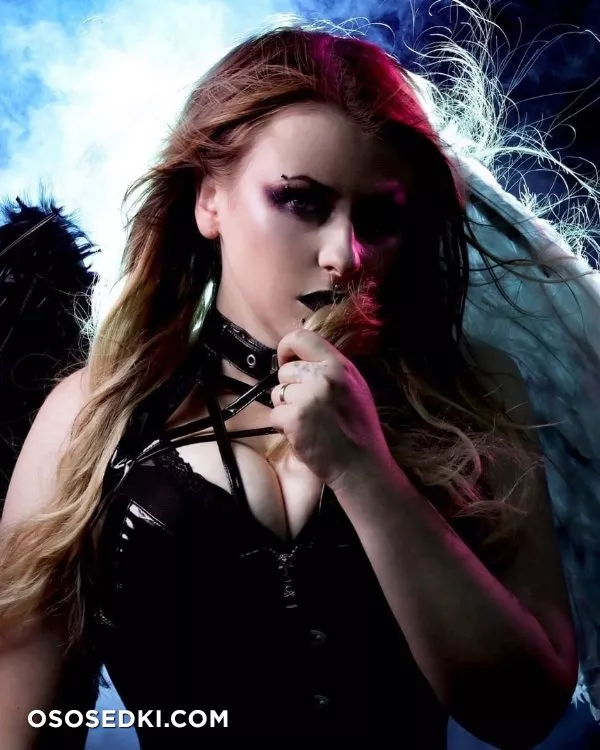 Beautiful Women from the Dark Side - 44