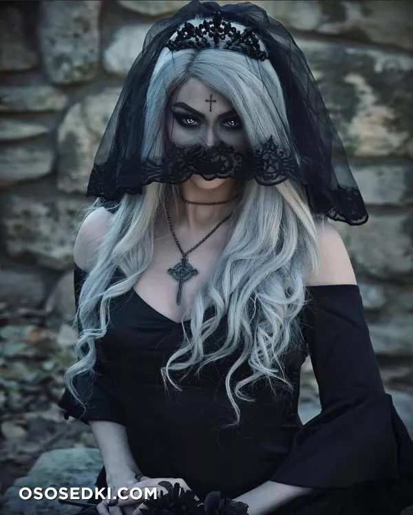 Beautiful Women from the Dark Side - 64