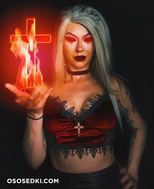 Beautiful Women from the Dark Side - 68