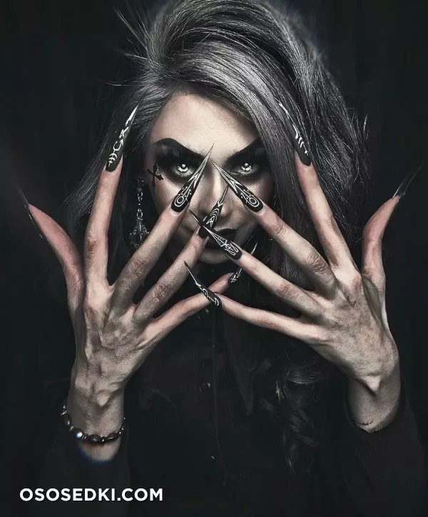 Beautiful Women from the Dark Side - 69