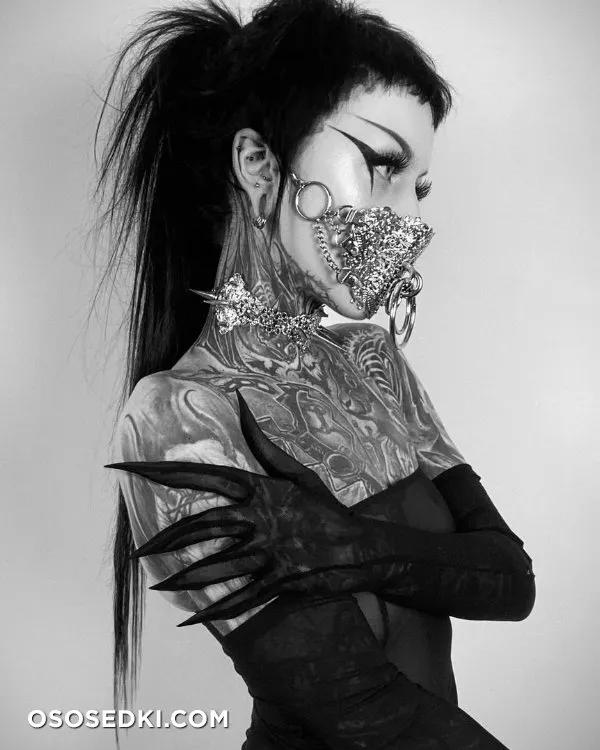 Beautiful Women from the Dark Side - 80