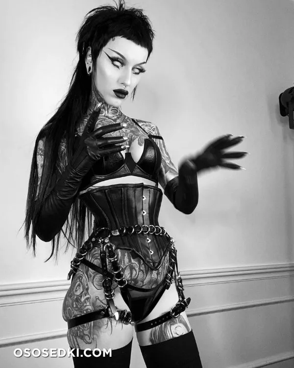 Beautiful Women from the Dark Side - 81