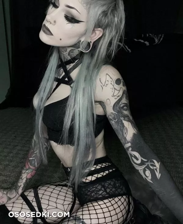 Beautiful Women from the Dark Side - 96