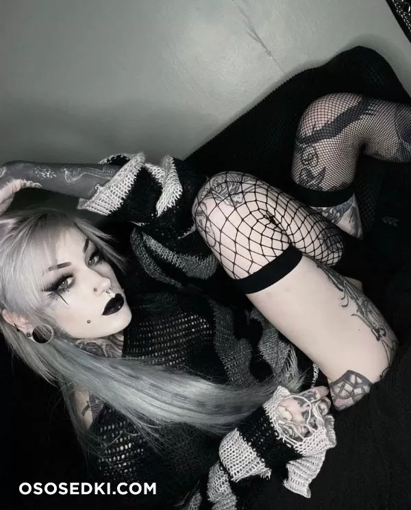 Beautiful Women from the Dark Side - 97