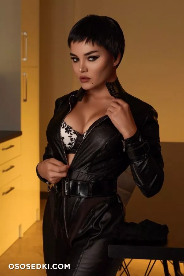 Kalinka Fox - Catwoman - 1