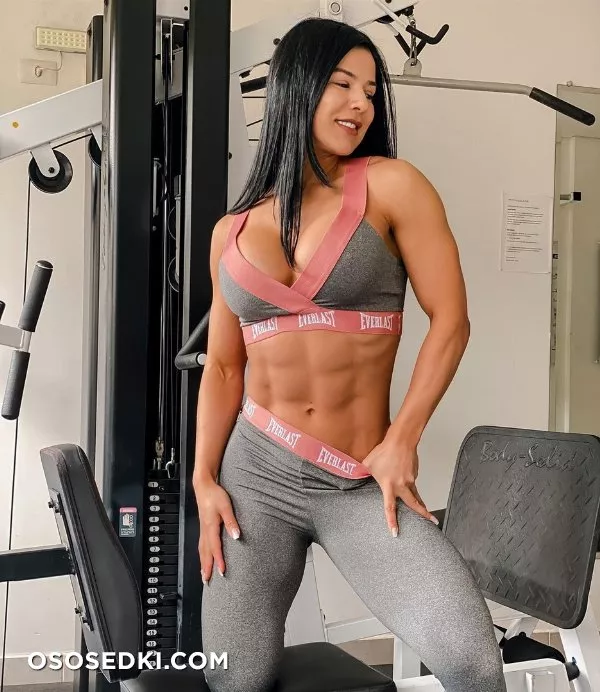 Eva Andressa - 35