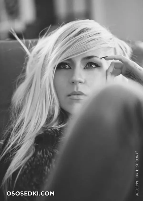 Sara Fabel - 82