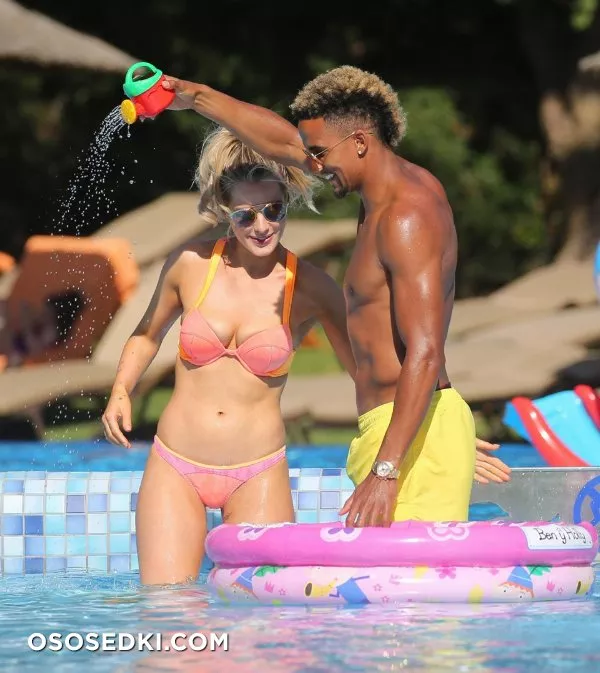 Хелен Флэнаган (Helen Flanagan) голая и сексуальная - 36