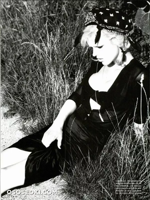 Ева Герцигова (Eva Herzigova) голая - 138